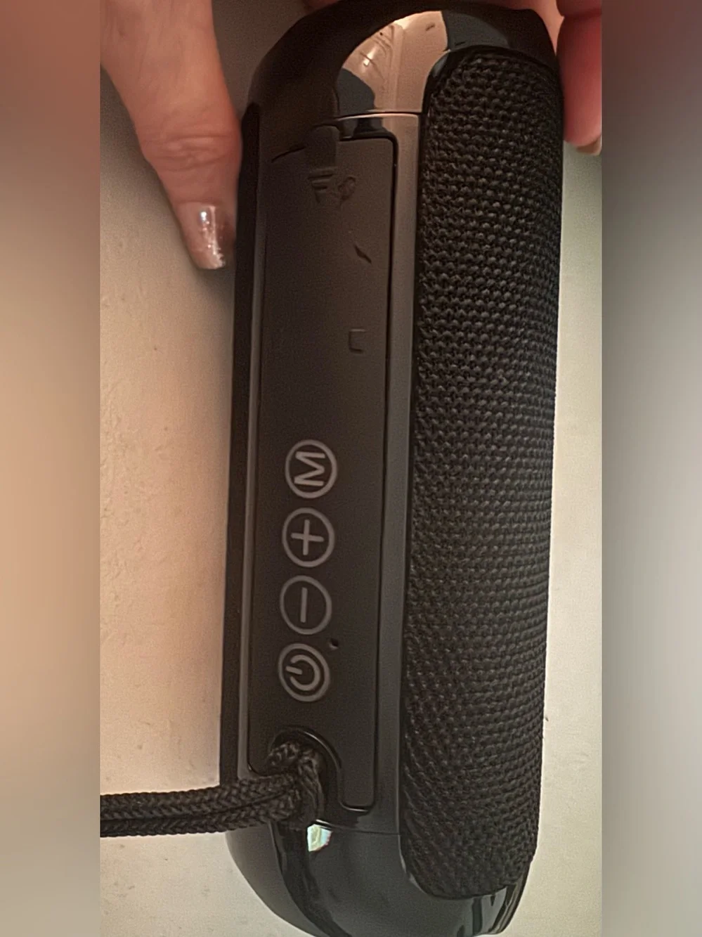 T&G Black Portable Bluetooth Speaker with Carrying Case and Cables - Hardly Used
